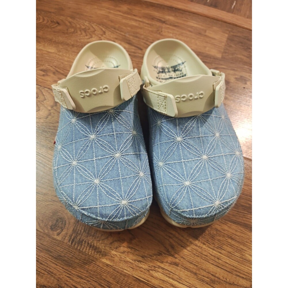 Crocs X Levis All-Terrain Clogs Light Wash Denim Men's 8 - Women's 10 Unisex - Picture 2 of 10
